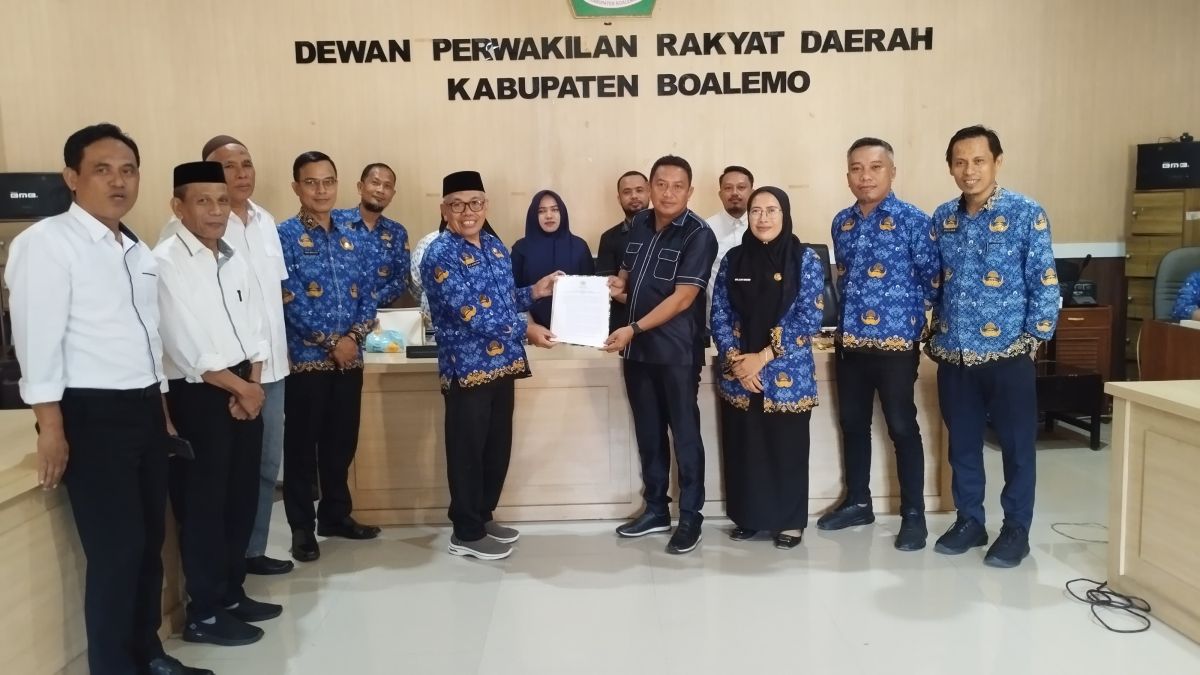 RAPAT FINALISASI RANPERDA TENTANG PERLINDUNGAN, KEMUDAHAN DAN PEMBERDAYAAN USAHA MIKRO